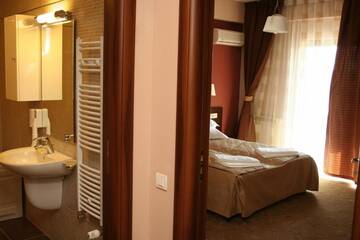 Фото номера Двухместный номер с 1 кроватью Отель Hotel Secret Garden г. Бая-Сприе 9